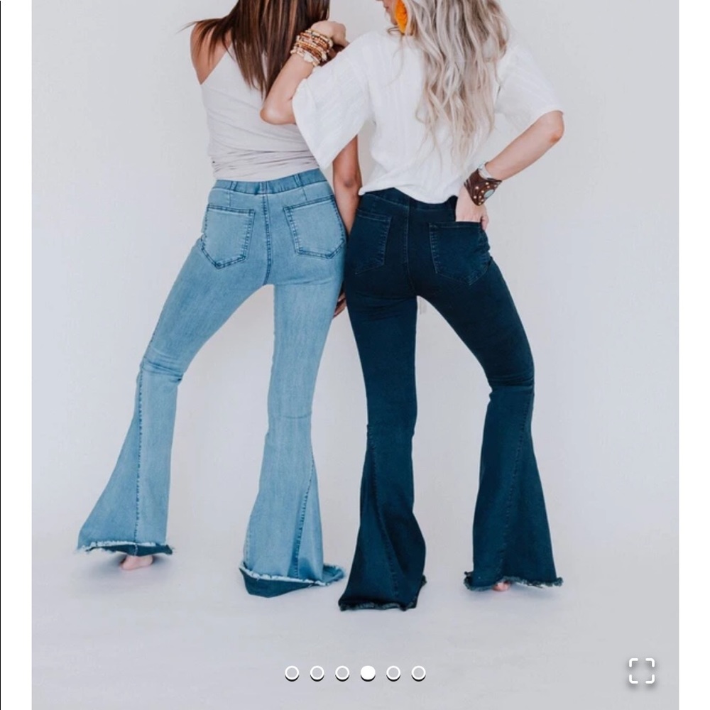 Three bird nest Janis bell bottom jeans NWOT